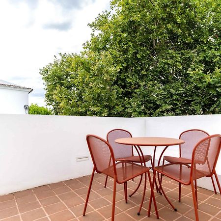 Limehome Evora Largo Dos Penedos Esterno foto