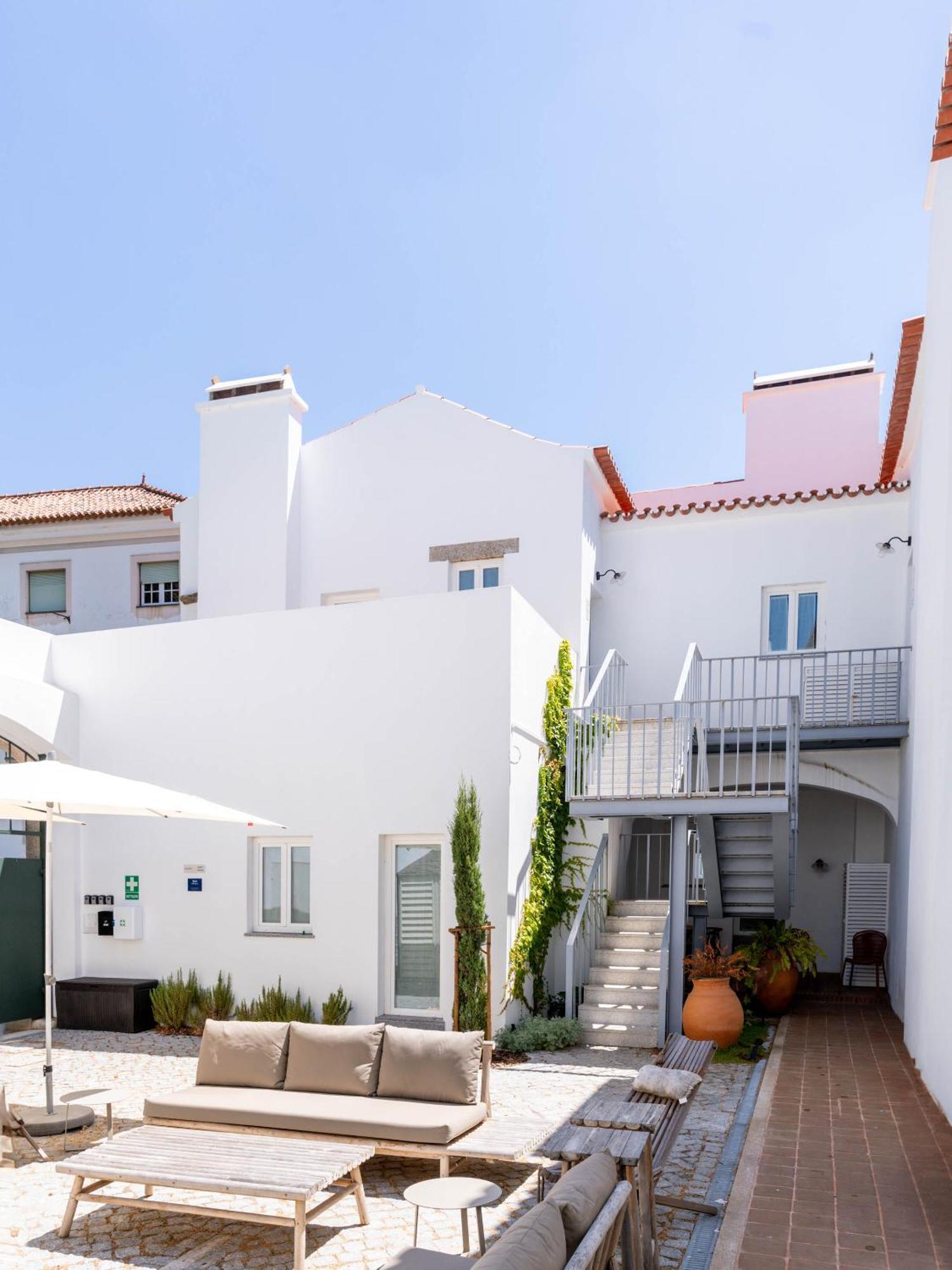 Limehome Evora Largo Dos Penedos Esterno foto