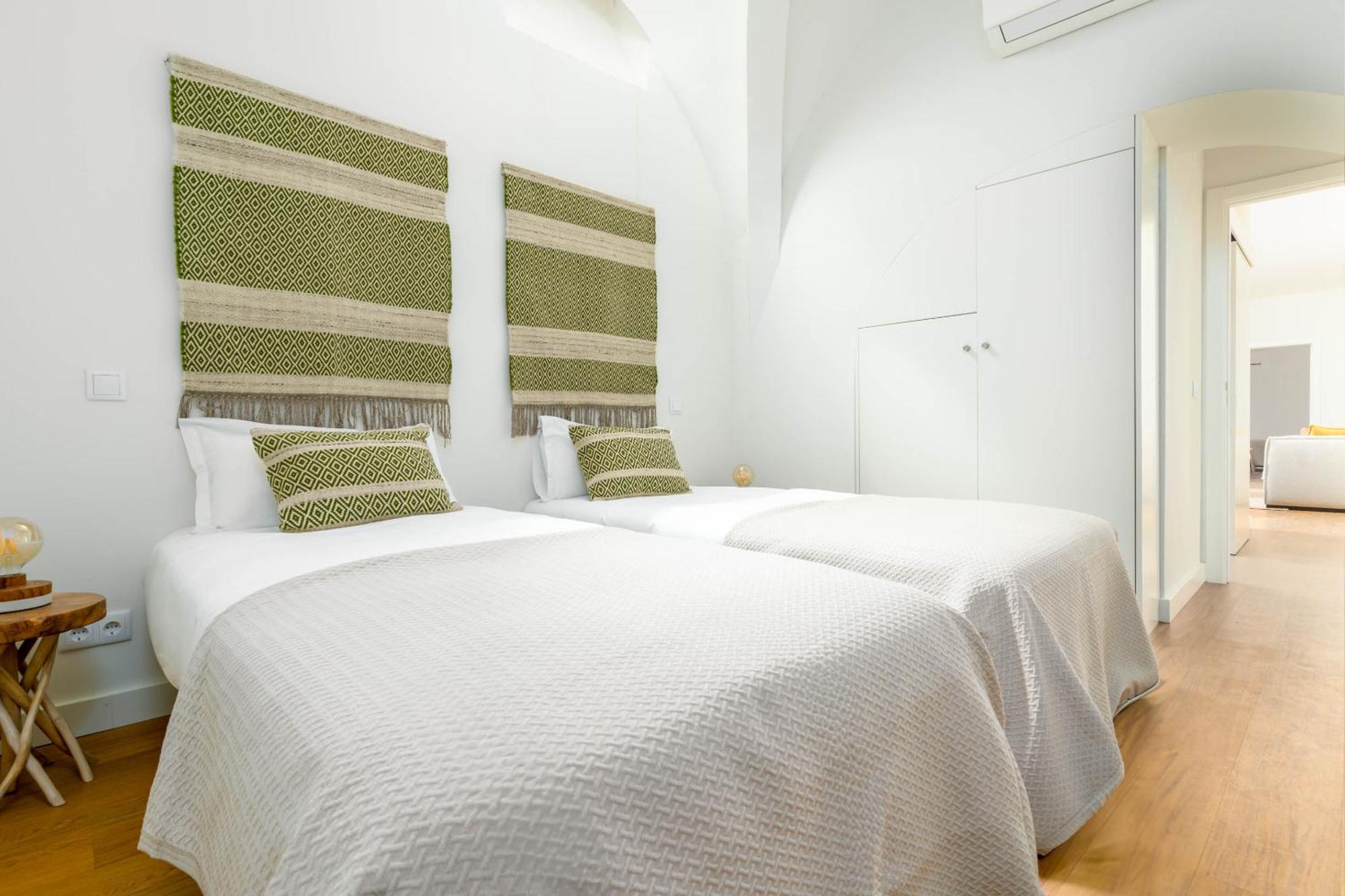 Limehome Evora Largo Dos Penedos Esterno foto