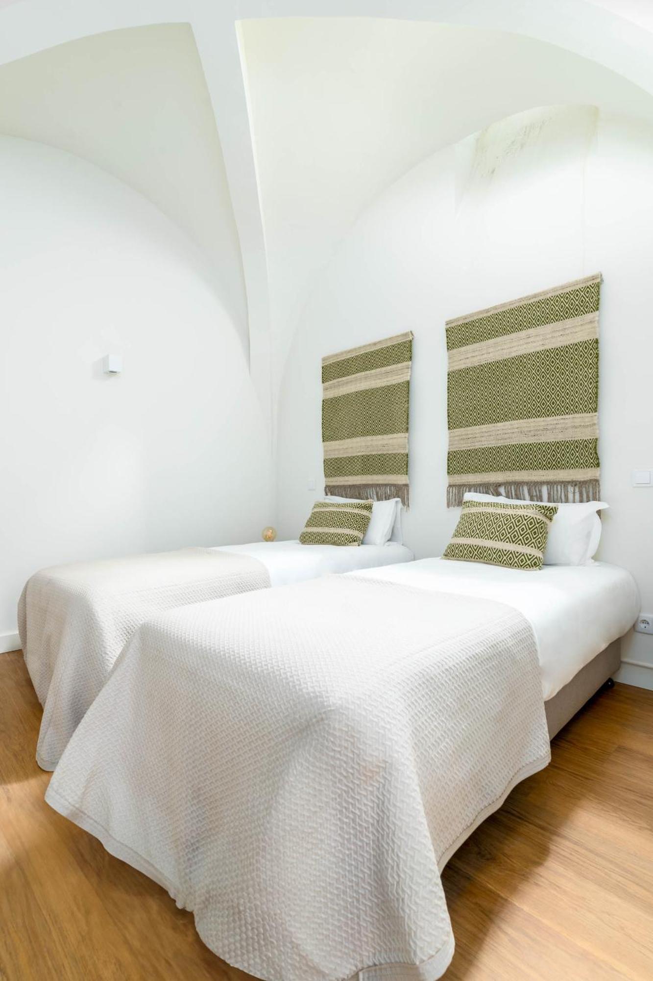 Limehome Evora Largo Dos Penedos Camera foto