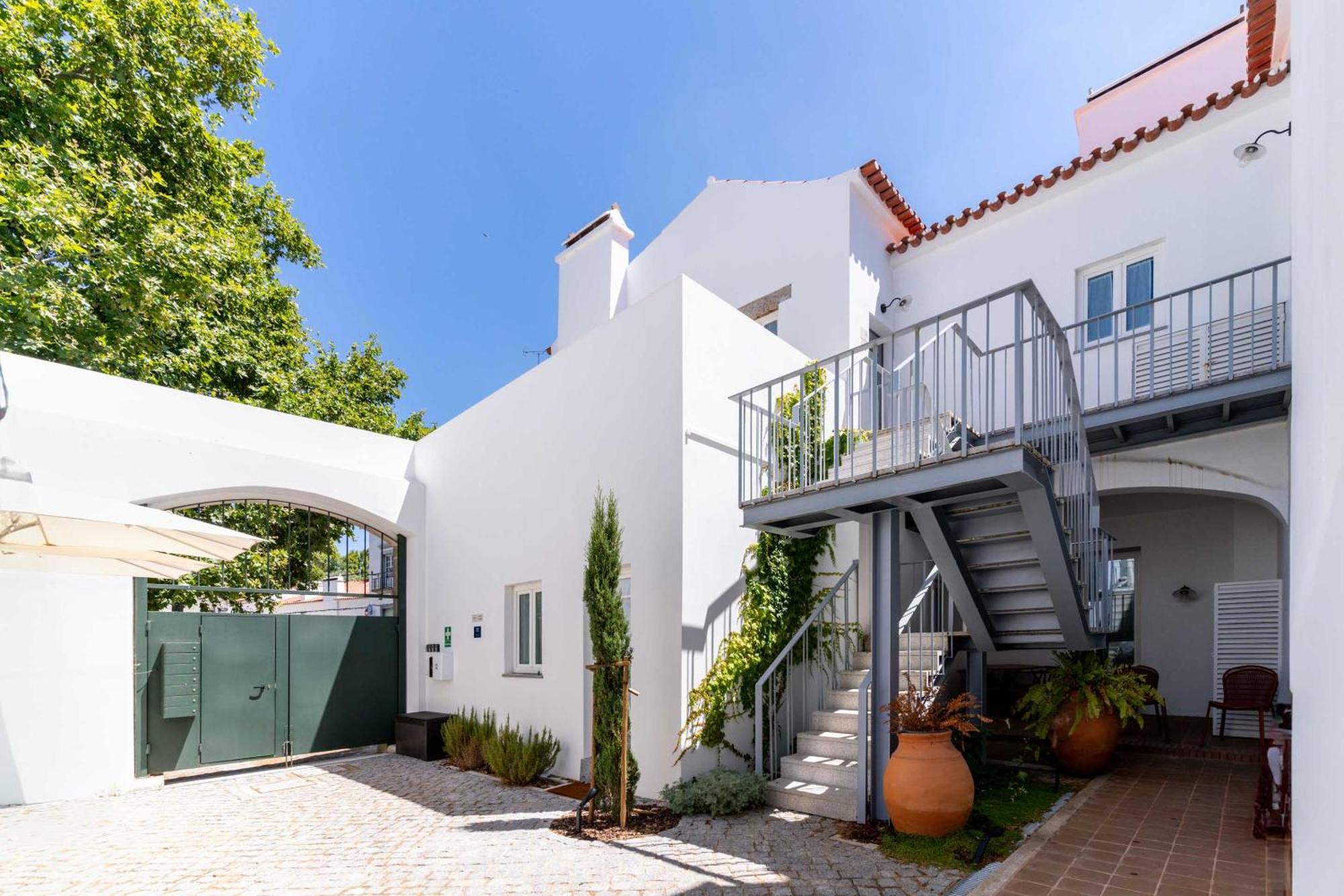Limehome Evora Largo Dos Penedos Esterno foto
